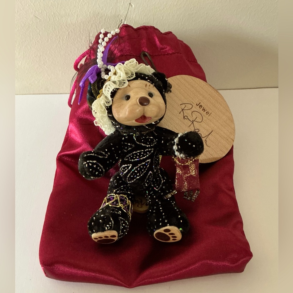 Rare Robert Raikes Collectibles Wee Whittles Jewel Bear